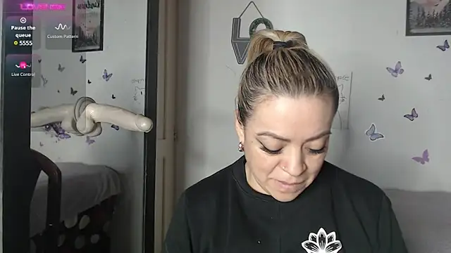 Snapshot of LIila28six chatting on 02/13/25, 03:07 LIila28six online show from 02/13/25, 03:07