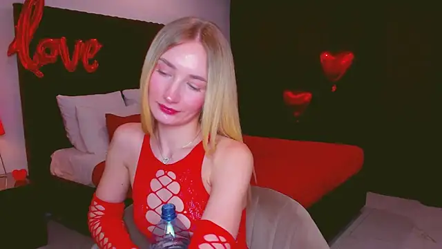 bella  rose online show from 02/17/25, 09:24