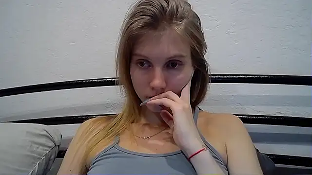 Snapshot of MaryMiton chatting on 12/07/24, 03:30 MaryMiton online show from 12/07/24, 03:30