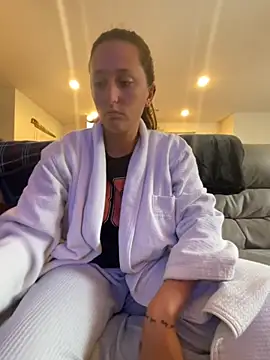 Snapshot of triple34D chatting on 10/24/25, 05:31 triple34D online show from 10/24/25, 05:31