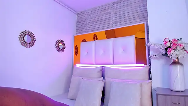 ShaniaBrownn online show from 03/12/25, 07:49