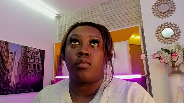 ShaniaBrownn online show from 11/01/25, 08:00