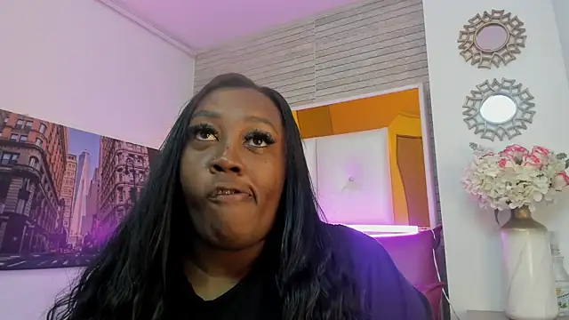 ShaniaBrownn online show from 11/26/25, 07:37