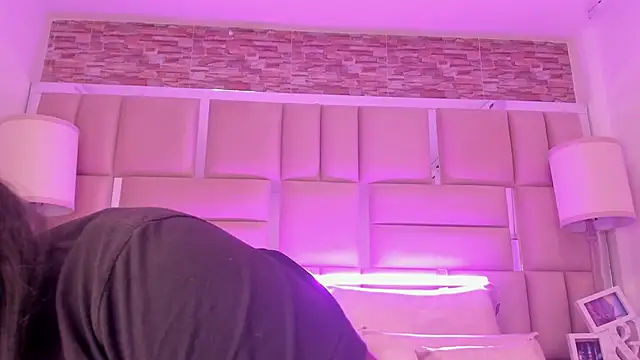 ShaniaBrownn online show from 02/28/26, 07:59