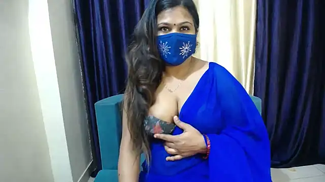 Snapshot of cutee__crazy chatting on 12/26/24, 05:40 cutee crazy online show from 12/26/24, 05:40