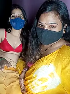 Snapshot of cutee__crazy chatting on 10/08/25, 07:22 cutee crazy online show from 10/08/25, 07:22