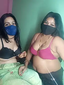 Snapshot of cutee__crazy chatting on 10/14/25, 05:47 cutee crazy online show from 10/14/25, 05:47