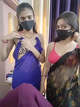 Snapshot of cutee__crazy chatting on 07/18/26, 12:42 cutee crazy online show from 07/18/26, 12:42