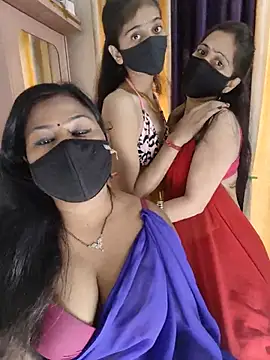 Snapshot of cutee__crazy chatting on 07/25/26, 12:03 cutee crazy online show from 07/25/26, 12:03