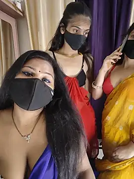 Snapshot of cutee__crazy chatting on 07/30/26, 01:32 cutee crazy online show from 07/30/26, 01:32
