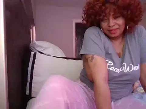 Snapshot of MSweetLindaParks chatting on 01/13/25, 12:35 MSweetLindaParks online show from 01/13/25, 12:35
