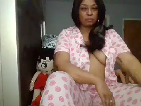 Snapshot of MSweetLindaParks chatting on 02/01/25, 07:47 MSweetLindaParks online show from 02/01/25, 07:47