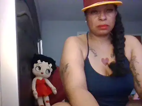 Snapshot of MSweetLindaParks chatting on 03/02/25, 10:48 MSweetLindaParks online show from 03/02/25, 10:48