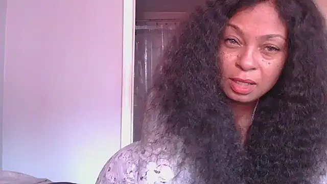 Snapshot of MSweetLindaParks chatting on 10/11/25, 04:49 MSweetLindaParks online show from 10/11/25, 04:49