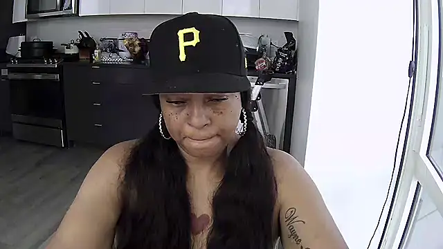 Snapshot of MSweetLindaParks chatting on 07/13/26, 02:53 MSweetLindaParks online show from 07/13/26, 02:53