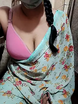 Snapshot of sangeetha4bide chatting on 10/23/25, 05:18 sangeetha4bide online show from 10/23/25, 05:18