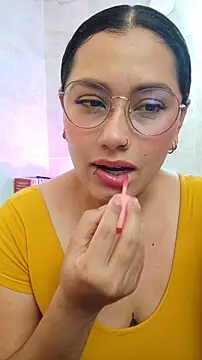 Snapshot of LauraRuiz1 chatting on 05/29/26, 02:09 LauraRuiz1 online show from 05/29/26, 02:09