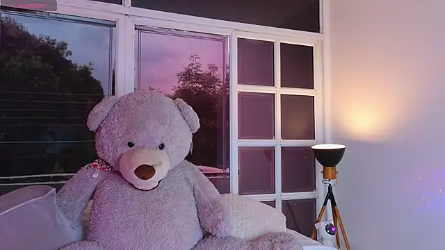 Snapshot of Evangelyne_1 chatting on 03/06/25, 03:35 Evangelyne 1 online show from 03/06/25, 03:35