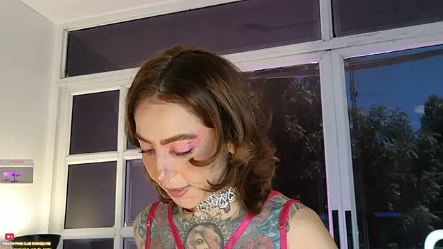 Snapshot of Evangelyne_1 chatting on 09/21/25, 03:46 Evangelyne 1 online show from 09/21/25, 03:46