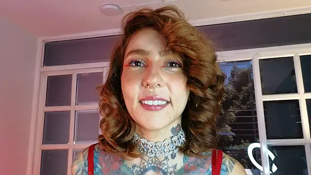 Snapshot of Evangelyne_1 chatting on 09/24/25, 03:48 Evangelyne 1 online show from 09/24/25, 03:48