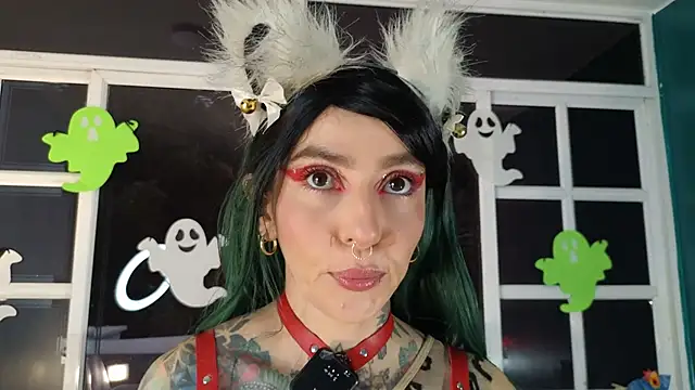 Snapshot of Evangelyne_1 chatting on 10/14/25, 03:46 Evangelyne 1 online show from 10/14/25, 03:46