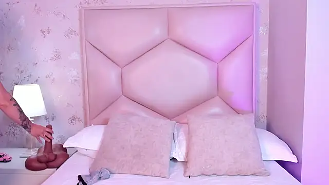 ambar sullivan online show from 10/04/25, 11:41