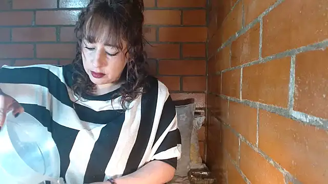 jenniferS  online show from 01/04/25, 04:00