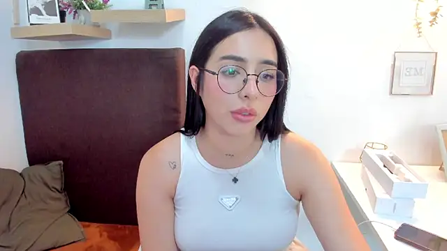 isabella jade online show from 02/15/25, 10:21