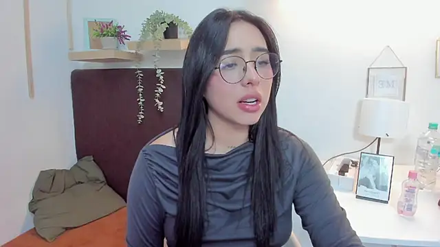 isabella jade online show from 02/24/25, 09:41