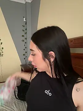 isabella jade online show from 10/21/25, 01:12