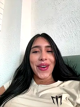 isabella jade online show from 10/28/25, 02:09