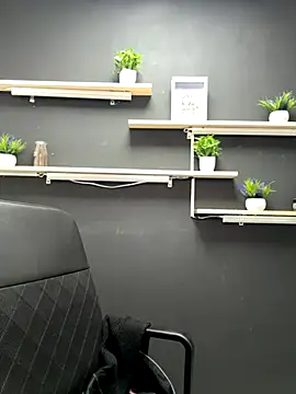 isabella jade online show from 11/25/25, 10:10