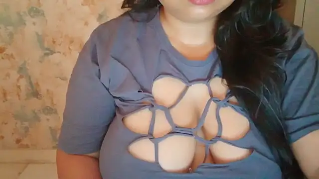 Snapshot of yoursnishaa chatting on 05/05/26, 12:57 yoursnishaa online show from 05/05/26, 12:57