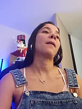 miaeyes online show from 12/22/25, 01:19