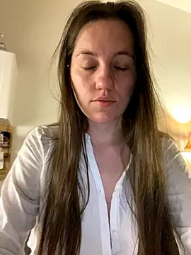 Nicole-Ray online show from 10/05/25, 12:42