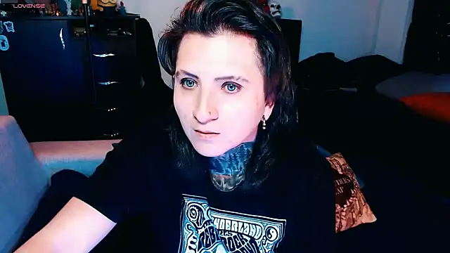 Snapshot of Marieblueeyes chatting on 09/30/25, 01:10 Marieblueeyes online show from 09/30/25, 01:10