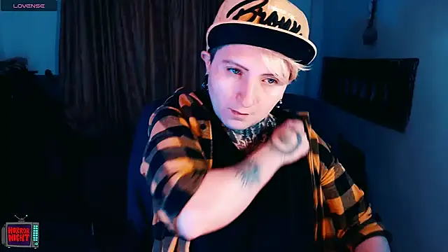 Marieblueeyes online show from 12/22/25, 09:34