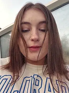 Yammy Yumi online show from 11/30/25, 05:22