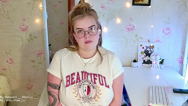 sinnamon  online show from 11/29/25, 12:30