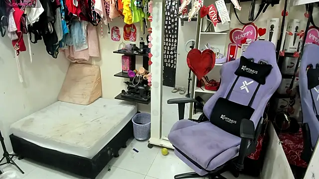 allsson queen online show from 02/12/25, 01:41