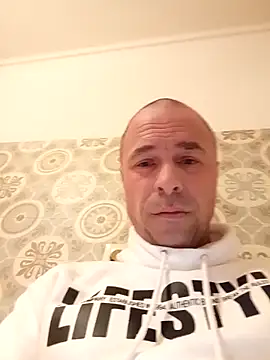 Snapshot of Nowy111 chatting on 03/17/26, 12:26 Nowy111 online show from 03/17/26, 12:26