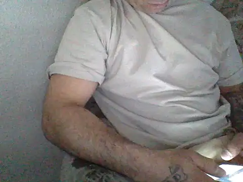 Snapshot of Nowy111 chatting on 05/14/26, 10:44 Nowy111 online show from 05/14/26, 10:44