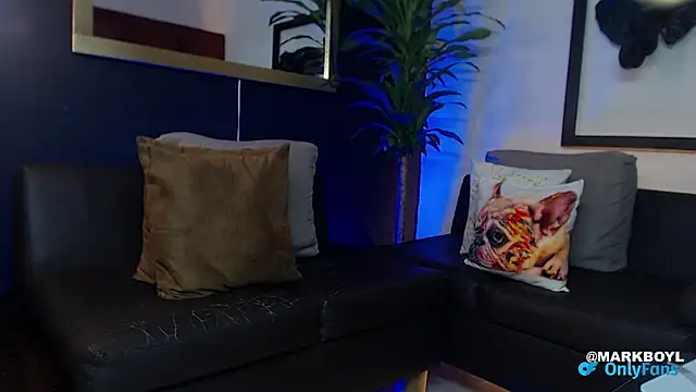 Snapshot of Markboyl chatting on 12/14/24, 01:05 Markboyl online show from 12/14/24, 01:05