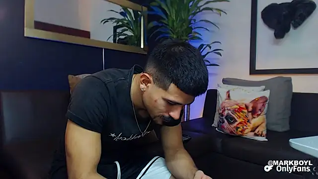 Snapshot of Markboyl chatting on 12/21/24, 02:47 Markboyl online show from 12/21/24, 02:47