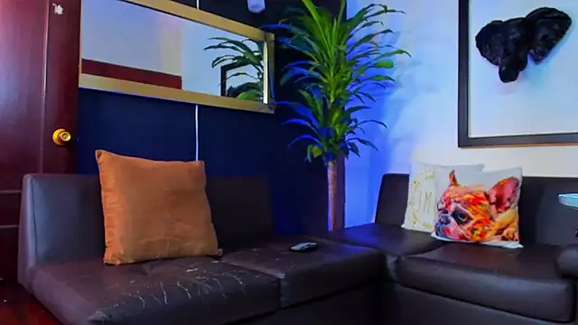 Snapshot of Markboyl chatting on 02/07/25, 03:41 Markboyl online show from 02/07/25, 03:41