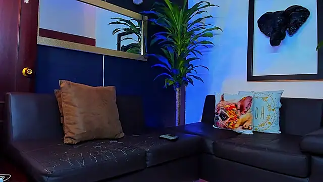 Snapshot of Markboyl chatting on 02/08/25, 01:11 Markboyl online show from 02/08/25, 01:11