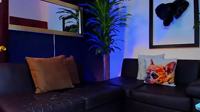 Snapshot of Markboyl chatting on 02/12/25, 12:44 Markboyl online show from 02/12/25, 12:44