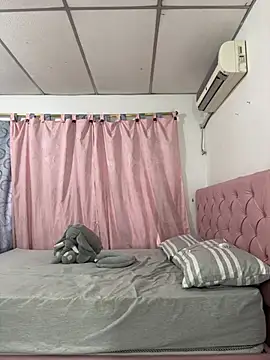 victoria 027 online show from 04/18/26, 02:32