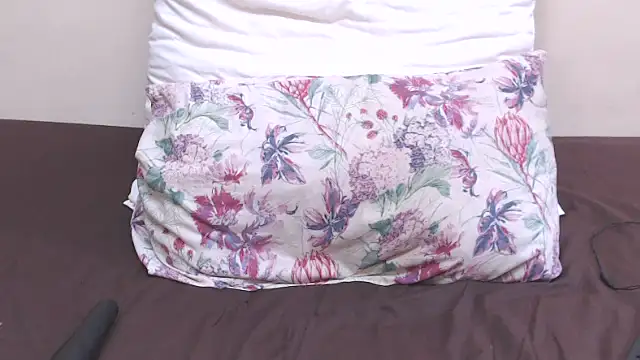 Snapshot of hottychubbygirl chatting on 02/05/25, 12:06 hottychubbygirl online show from 02/05/25, 12:06