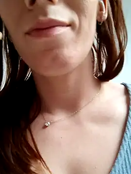 clara-francaise online show from 02/17/25, 08:04